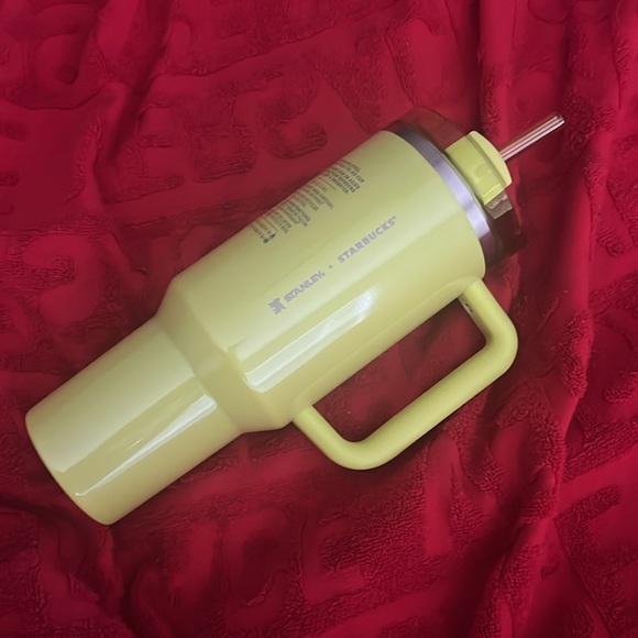 The STANLEY Starbucks 2024 Summer Exclusive Lime Green Shimmer 40oz Tumbler! - Picture 3 of 9